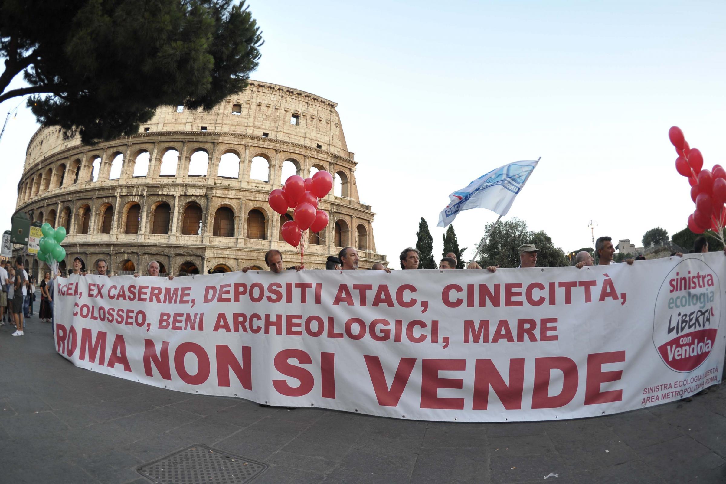 Roma piegata dalla crisi Roma piegata dalla crisi