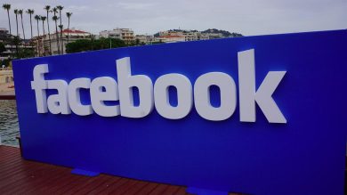 Facebook, le azioni precipitano ma la pubblicità ora funziona