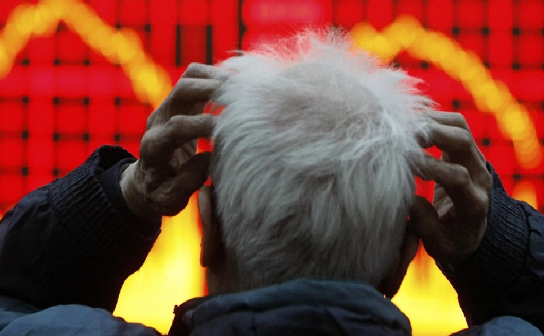 Economia cinese: sesto trimestre in calo. È allarme crisi Economia cinese: sesto trimestre in calo. È allarme crisi