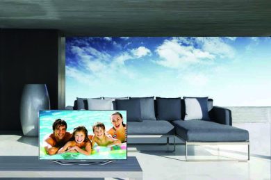 Ora le Smart Tv di Samsung si comandano a gesti (e a parole)