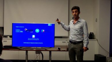 Smart TV, come funziona l’interazione gestuale e vocale