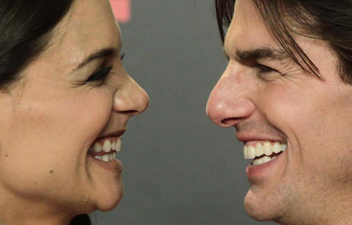 Tom Cruise ha i super-poteri, mentre Katie Holmes è una 007 Tom Cruise ha i super-poteri, mentre Katie Holmes è una 007