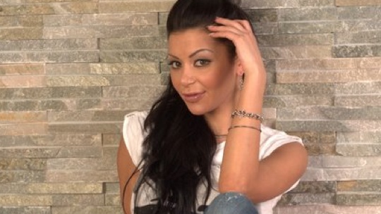 Elena Grimaldi: io sono una ragazza normalissima, non ti giri perché rimani affascinato da me