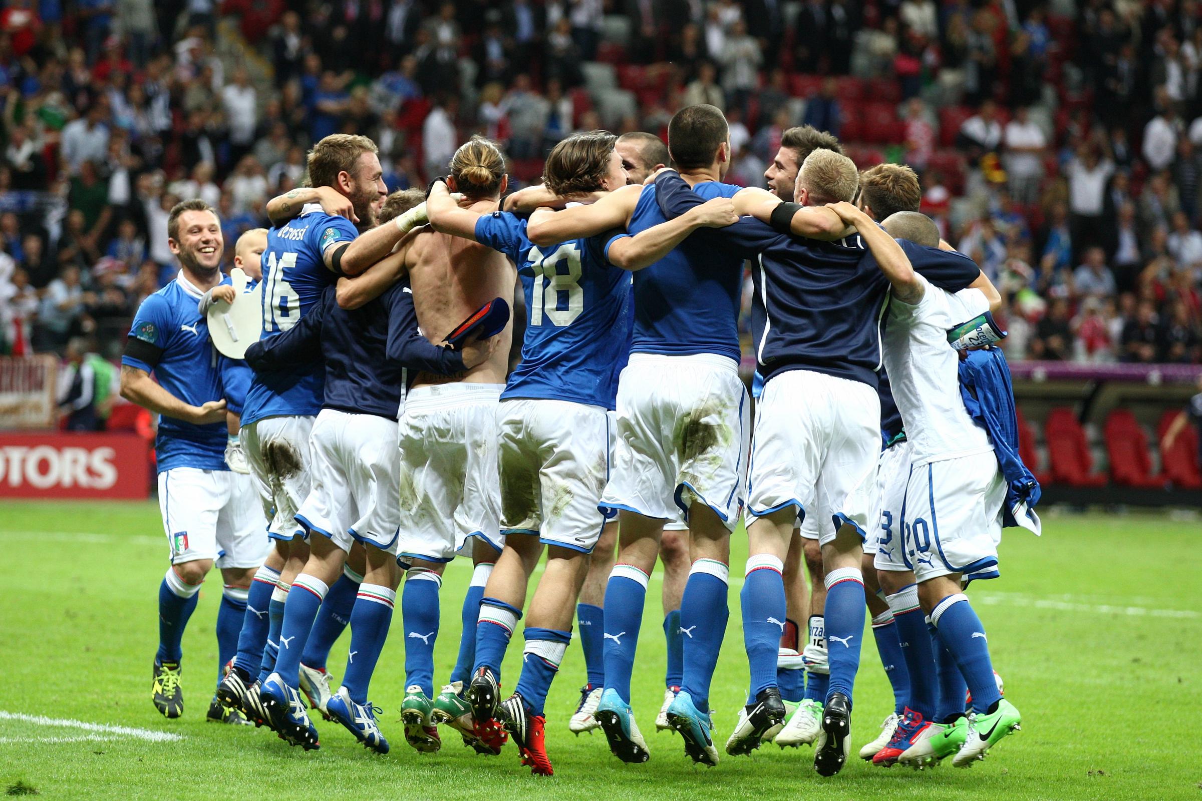 Ma se vinciamo tutti giù dal carro degli azzurri