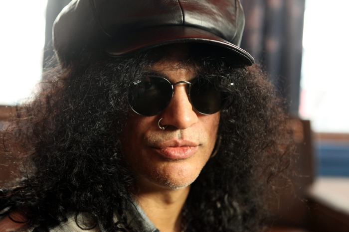 Slash: “Ho visto mia madre nuda con David Bowie” Slash: “Ho visto mia madre nuda con David Bowie”