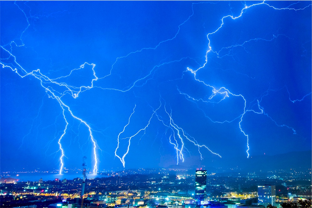Il cielo sopra Zurigo e altre foto dal mondo Il cielo sopra Zurigo e altre foto dal mondo