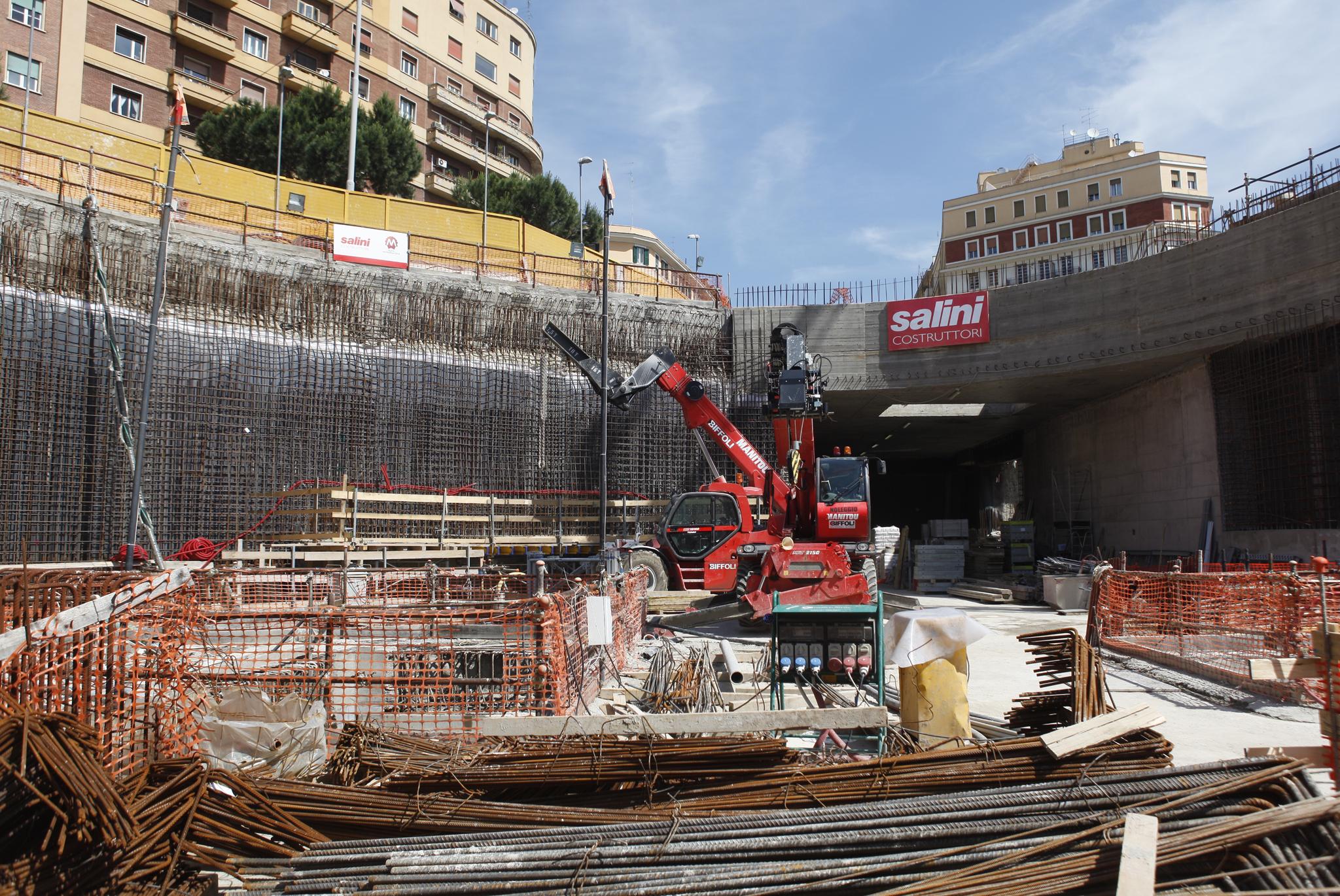 Edilizia e infrastrutture, le quattro mosse di Monti per rilanciare il settore Edilizia e infrastrutture, le quattro mosse di Monti per rilanciare il settore