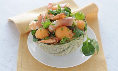Ricette d’estate: cestino di melone, gamberi e prosciutto