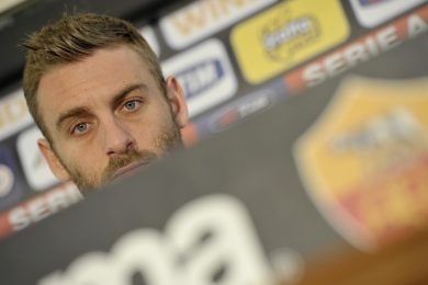 Il calcio secondo De Rossi: “Resto, ma le bandiere non esistono”