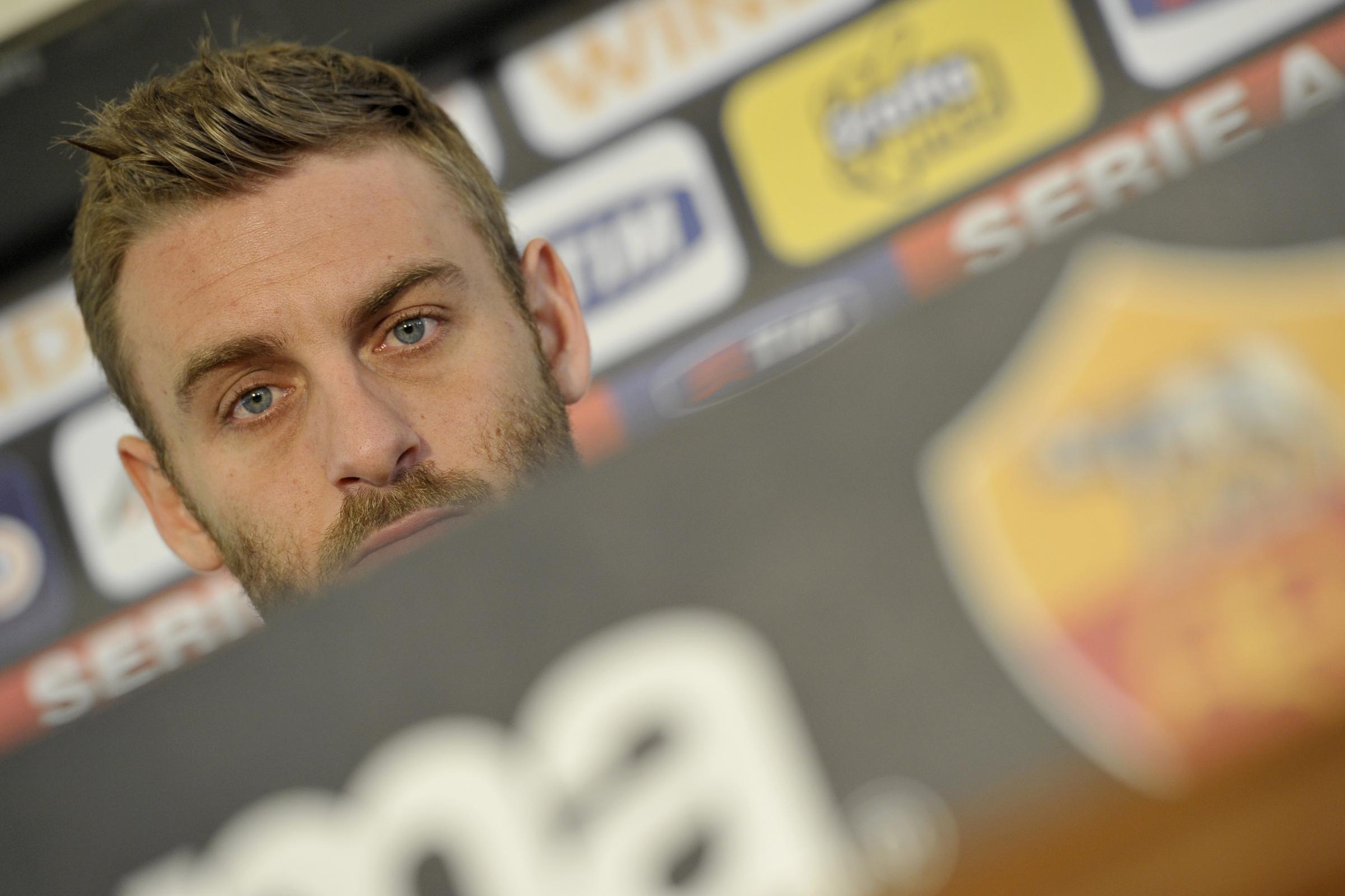 Il calcio secondo De Rossi: “Resto, ma le bandiere non esistono”