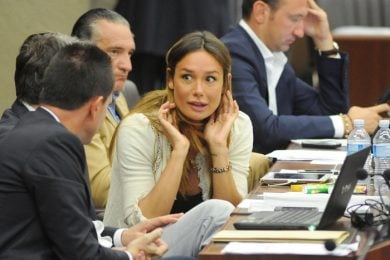 Nicole Minetti contro Schicchi: niente film porno, farà ancora il consigliere regionale
