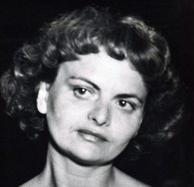 Care donne, essere perverse è così piccolo-borghese!