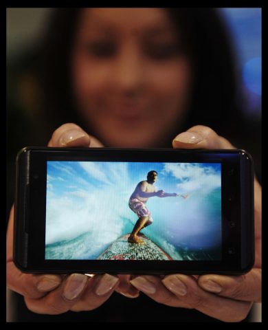 Telefoni blu: quando gli assessori non sanno resistere