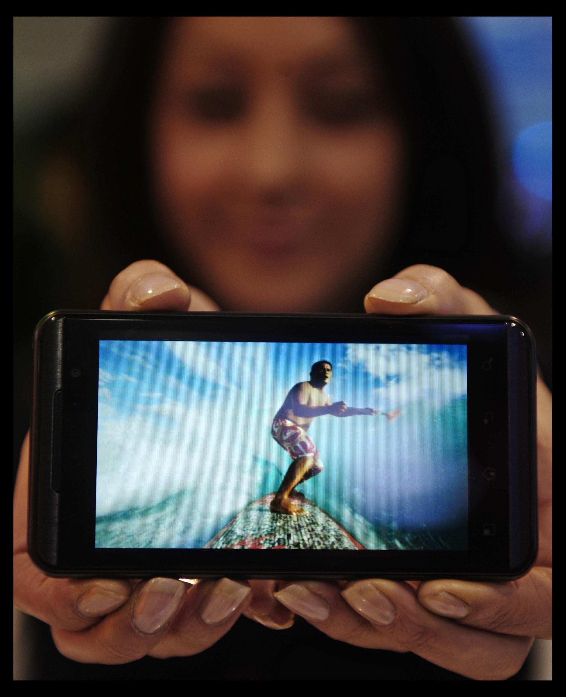 Telefoni blu: quando gli assessori non sanno resistere