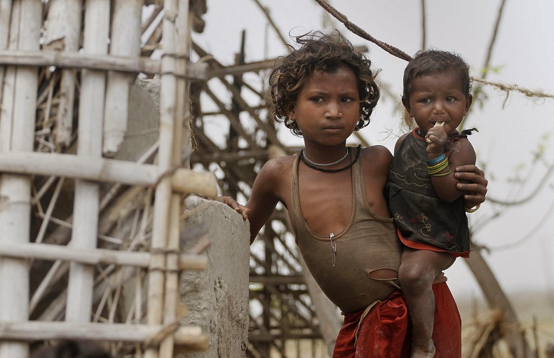 India: la scalata sociale degli intocabili inizia al momento della fecondazione. Solo se eterologa India: la scalata sociale degli intocabili inizia al momento della fecondazione. Solo se eterologa