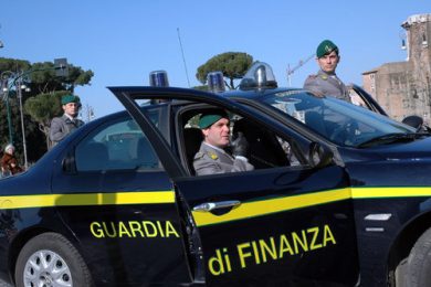 Falsi poveri e falsi invalidi. Ma lo Stato recupera i soldi?