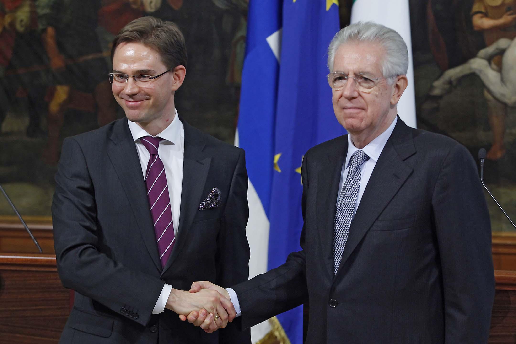 Italian PM Monti tries to persuade Eurozone countries to help the single currency Italian PM Monti tries to persuade Eurozone countries to help the single currency