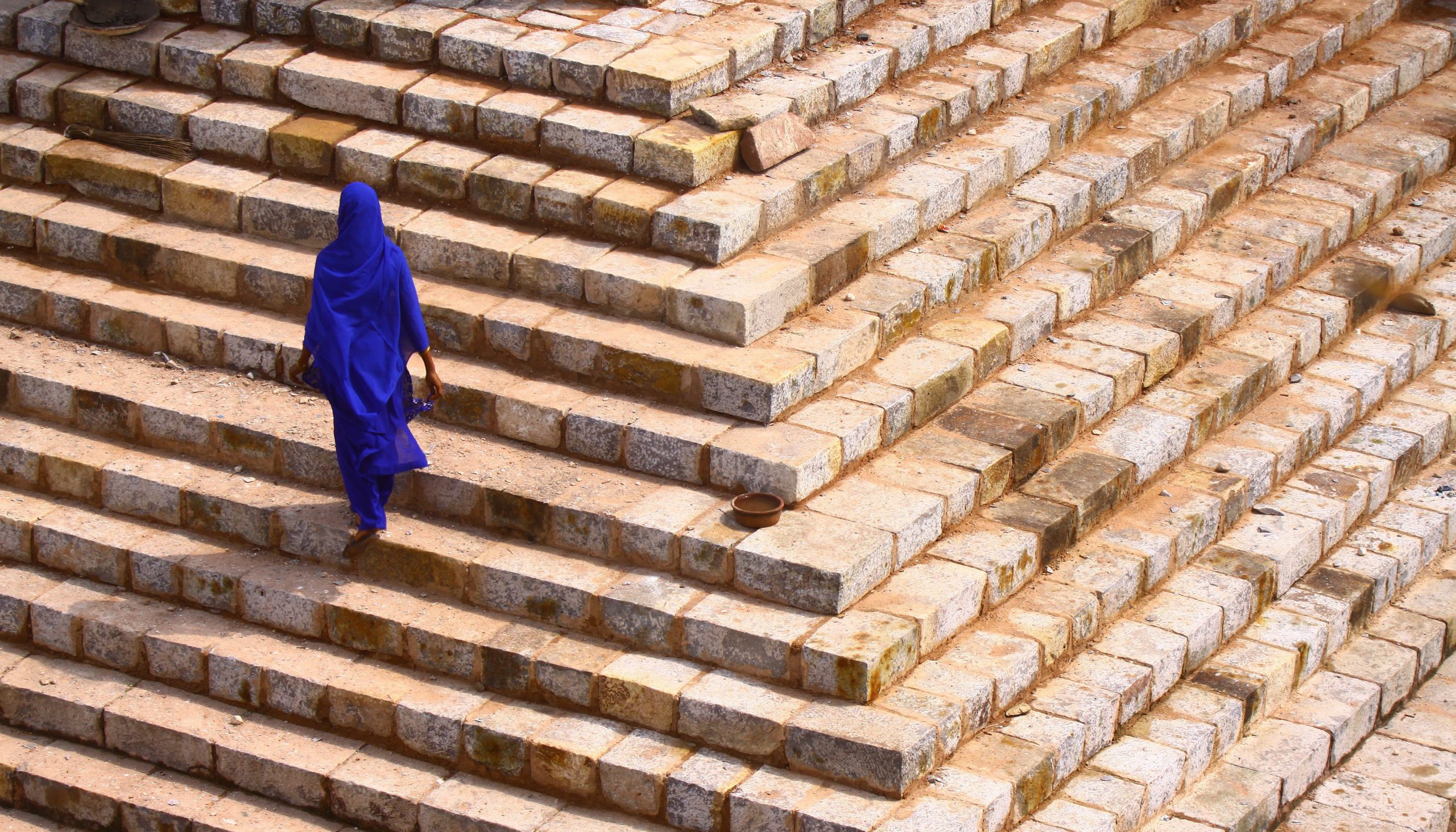 Donne velate, fra sacro e profano