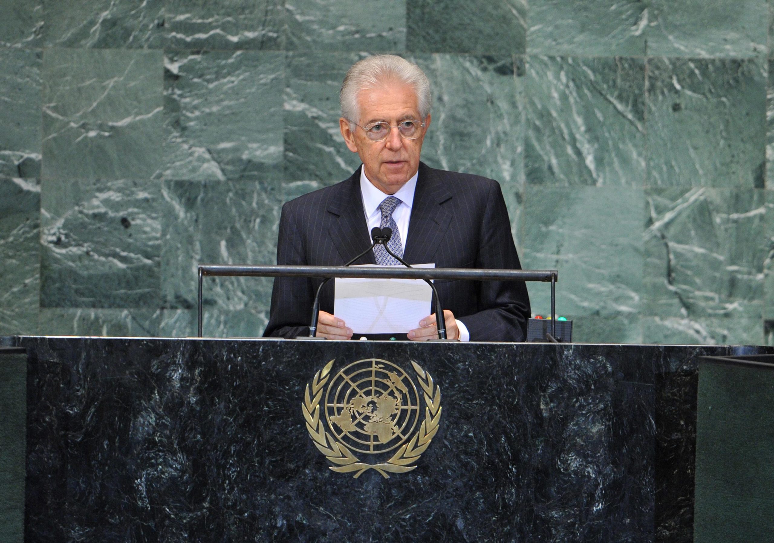 Monti a New York: ma questa volta non è lui SuperMario Monti a New York: ma questa volta non è lui SuperMario