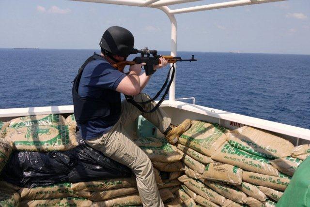 Guardie e militari stoppano i pirati