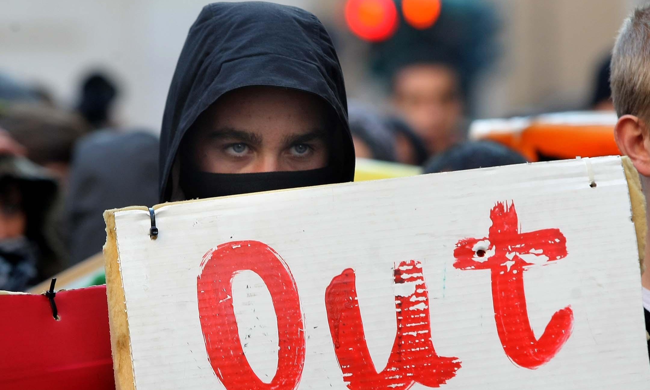 Crisi: così nessuno ce la fa Crisi: così nessuno ce la fa