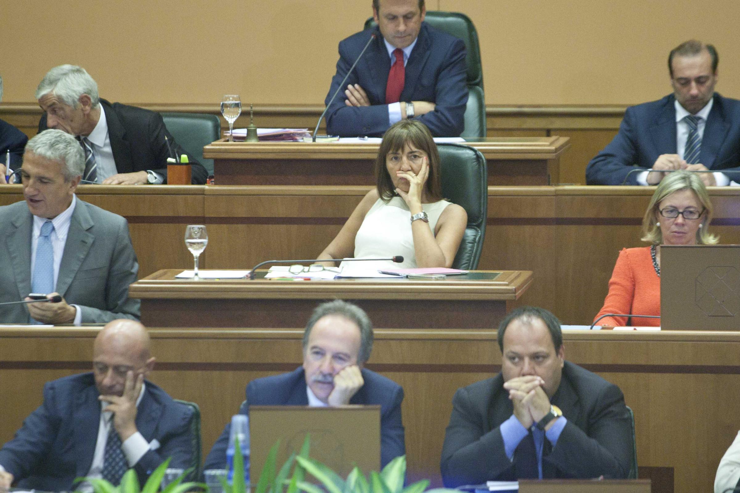 Regione Lazio: è il giorno dei tagli: la cronaca in diretta Regione Lazio: è il giorno dei tagli: la cronaca in diretta