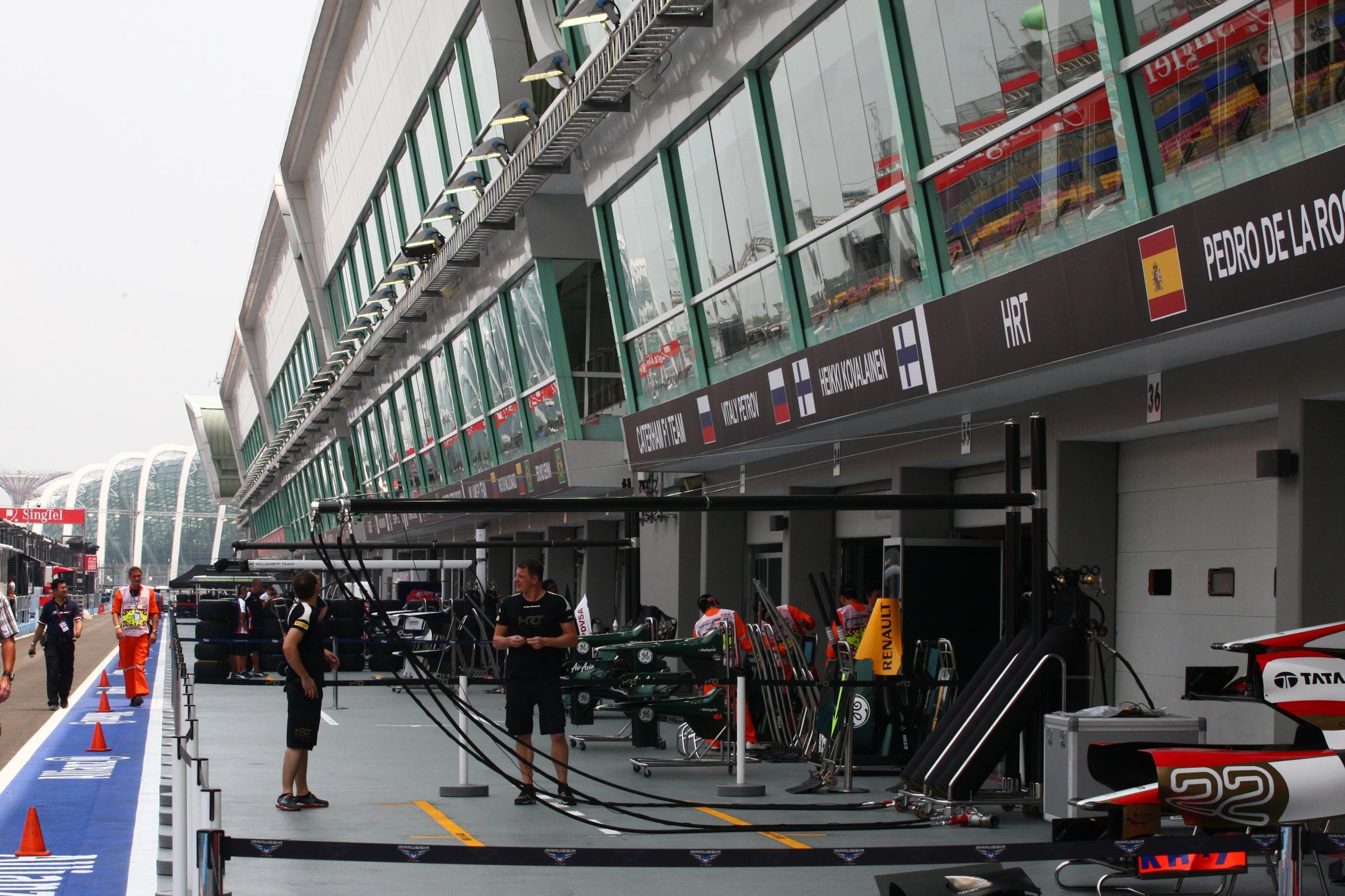 Gp Singapore, la Formula 1 corre di notte