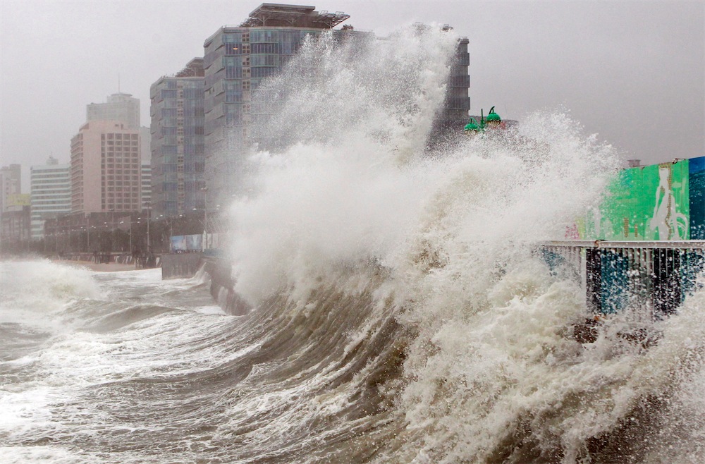 Il tifone Sanba e altre foto dal mondo Il tifone Sanba e altre foto dal mondo