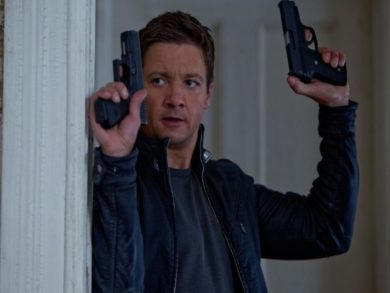Jeremy Renner: “Scusate se bombardo il cinema d’azione”