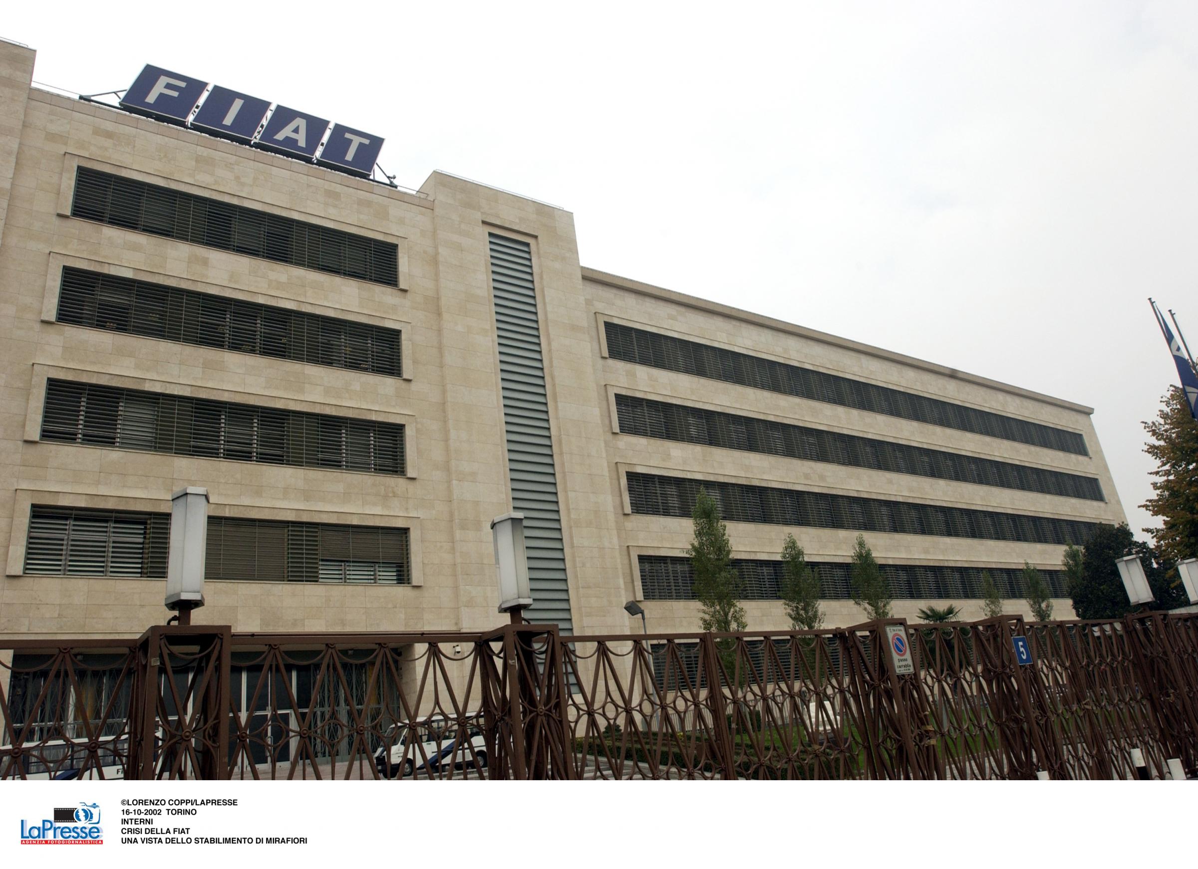 Fiat, addio a Fabbrica Italia. Ora negli stabilimenti cresce la paura Fiat, addio a Fabbrica Italia. Ora negli stabilimenti cresce la paura