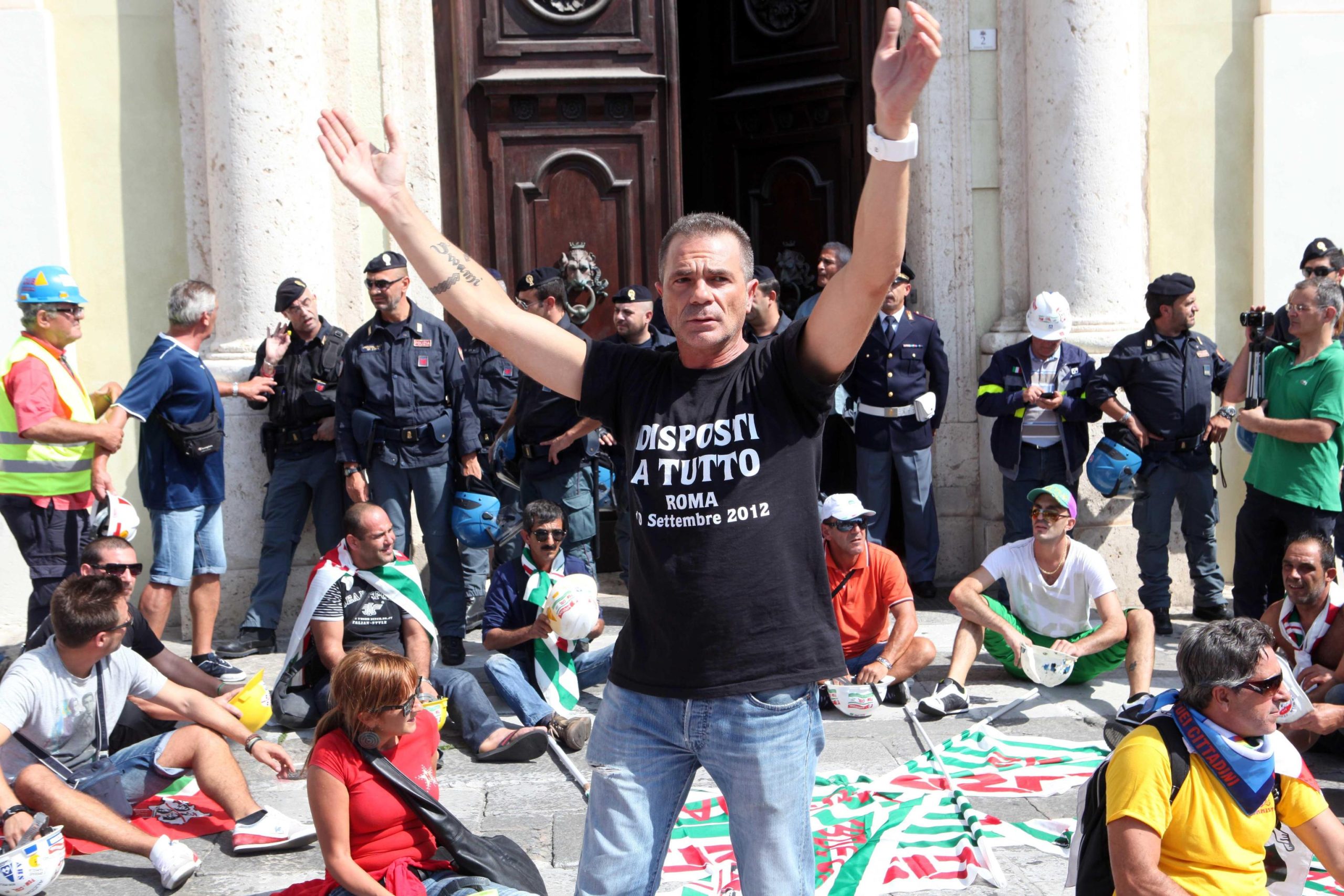 Alcoa: salviamo i dipendenti. L’azienda si vedrà Alcoa: salviamo i dipendenti. L’azienda si vedrà