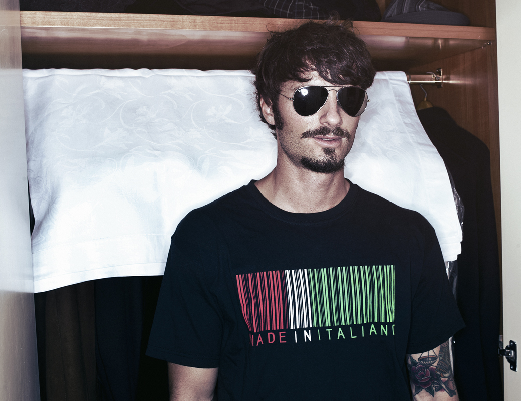 Made in Italiano, la maglietta della crisi ma anche della voglia di andare avanti Made in Italiano, la maglietta della crisi ma anche della voglia di andare avanti
