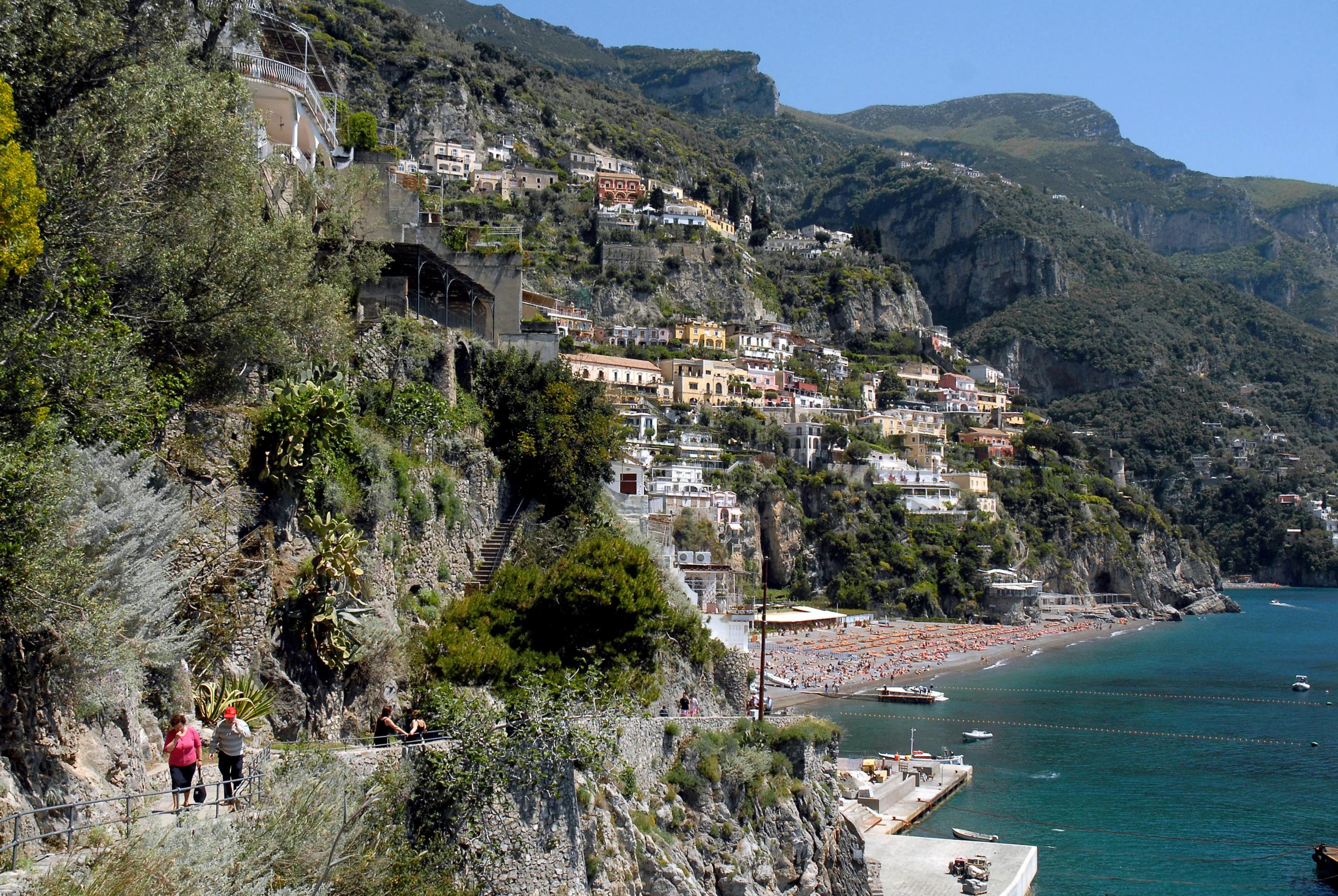 The Eurozone crisis impacts turism in Italy The Eurozone crisis impacts turism in Italy