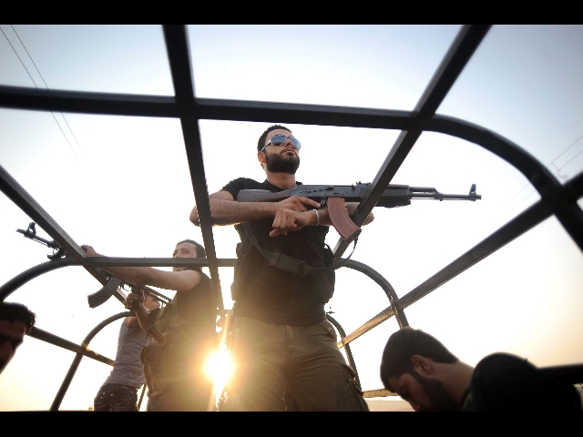 La guerra in Siria: una cancrena che si estende e la cui direzione ci sfugge La guerra in Siria: una cancrena che si estende e la cui direzione ci sfugge