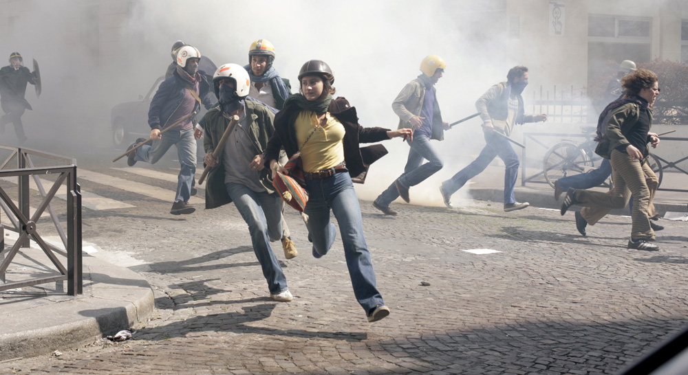 A Venezia Olivier Assayas con Après Mai e l’adolescenza tumultuosa anni ’70