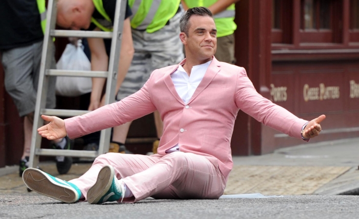 Robbie Williams: popstar e stilista Robbie Williams: popstar e stilista