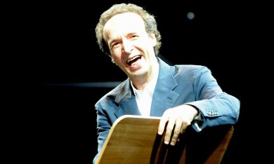 Roberto Benigni, i 60 anni di un poeta incosciente