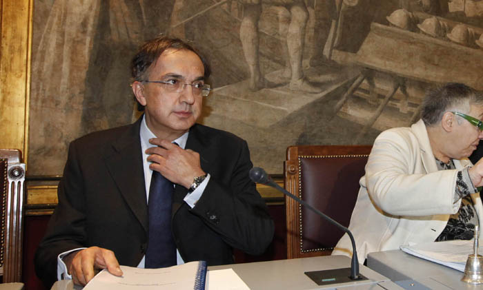 Tutti contro Marchionne: nasce #sparateallamarchionne Tutti contro Marchionne: nasce #sparateallamarchionne