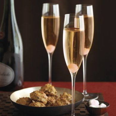 Champagne e mandorle tostate per l’ammiraglio