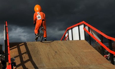 La bicicletta conquista le città. E il cinema