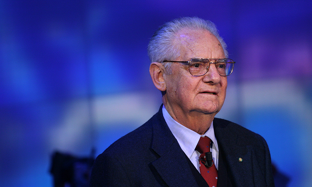 Addio a Shlomo Venezia, uno degli ultimi sopravvissuti ai lager nazisti Addio a Shlomo Venezia, uno degli ultimi sopravvissuti ai lager nazisti