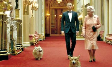 Elisabetta II d’Inghilterra. Altro che topless-Kate, il vero dolore di corte è la morte del suo corgi Monty