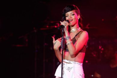 Rihanna, Chris Brown e Twitter: lei posta di tutto, lui lo chiude