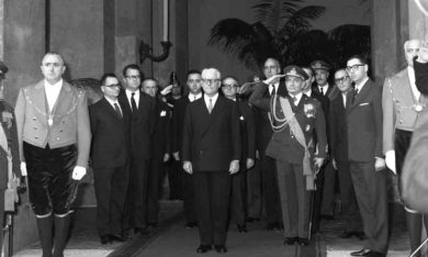 Ridurre gli stipendi dei parlamentari? Inammissibile, oggi come negli anni 50