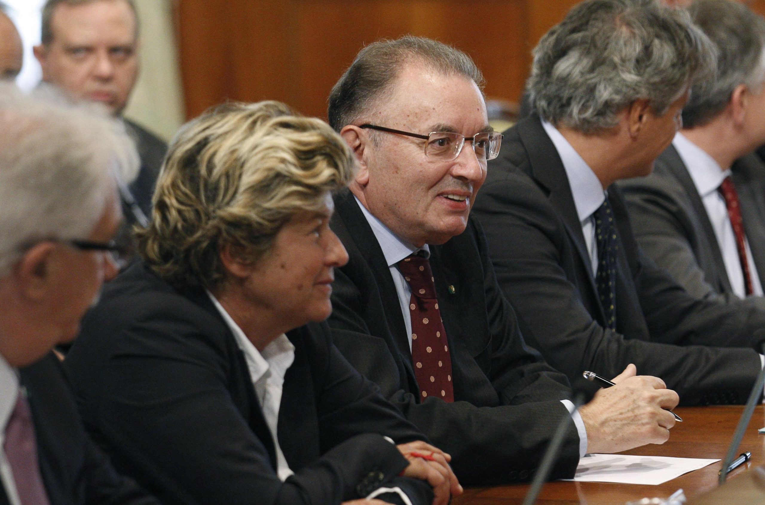 Salari: come funzionano gli aumenti in busta paga. E come vorrebbero cambiarli il governo e Confindustria