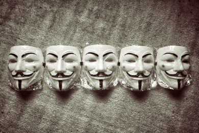 Zynga, Paypal e Symantec… Anonymous contro tutti