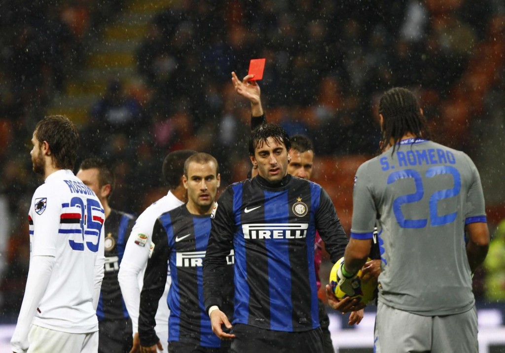 Perché nessuno parla del furto di ieri sera? Perché nessuno parla del furto di ieri sera?