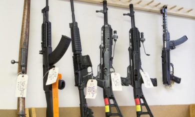 Los Angeles: pane in cambio di pistole