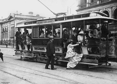 Libri sul comodino: l’intensa letteratura degli orari del tram