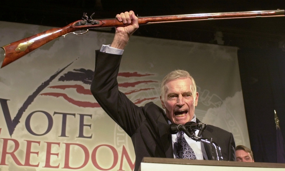 Dopo la strage di Newtown: il telegiornale armato Dopo la strage di Newtown: il telegiornale armato